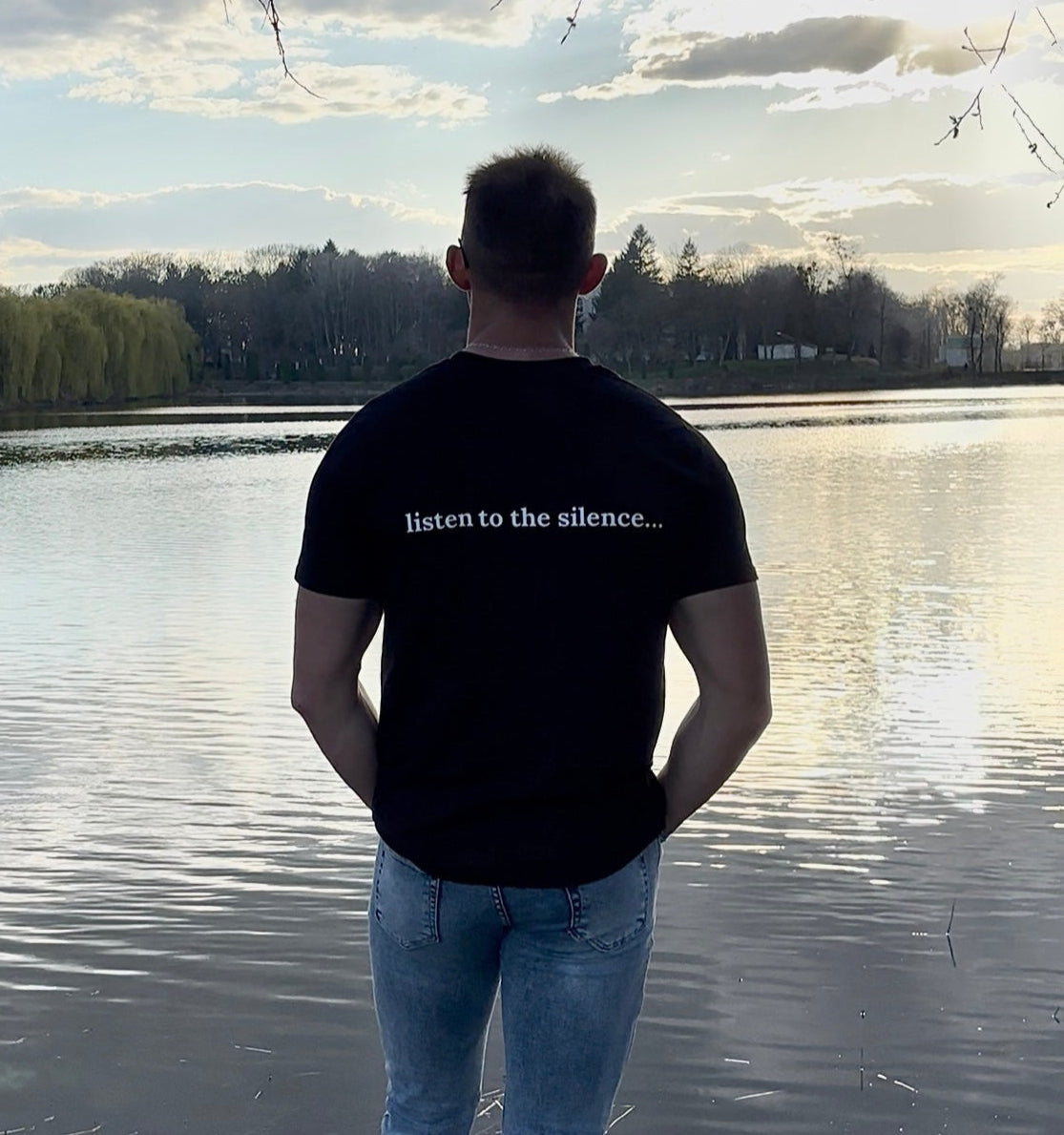 Listen to the silence T-shirt